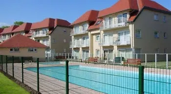 Holiday Апартаменты *